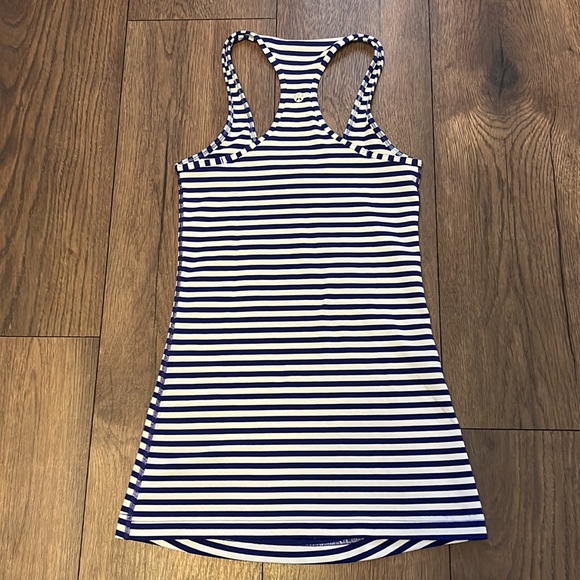 Lululemon Cool Racerback Blue & White Stripe Size 2 - Picture 6 of 6